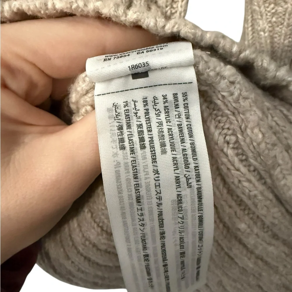 Abercrombie & Fitch elegant turtleneck